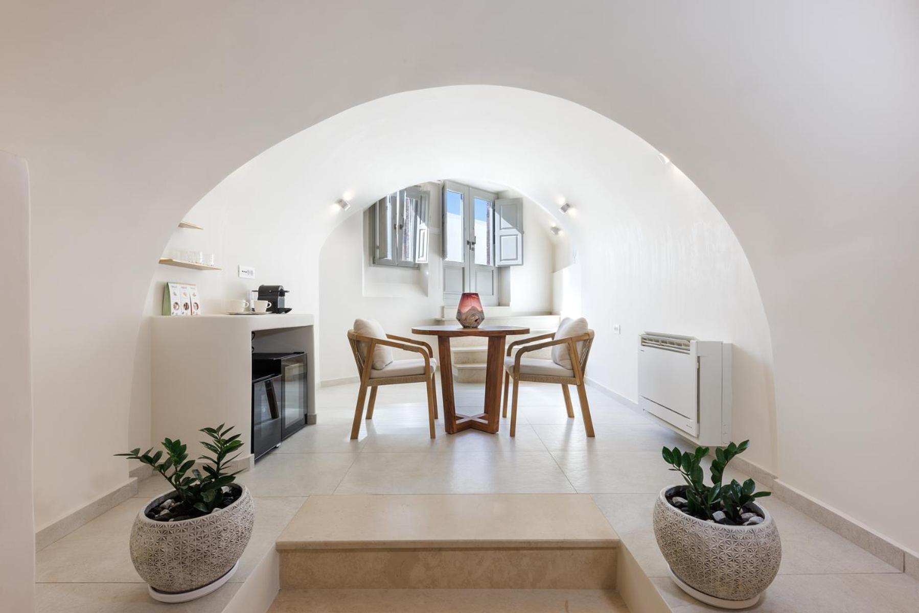 La Madeleine Oia (Santorini)